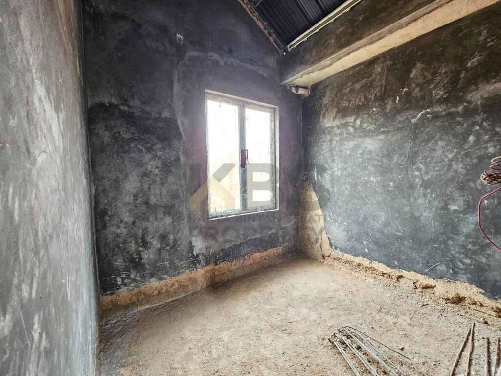 8 5