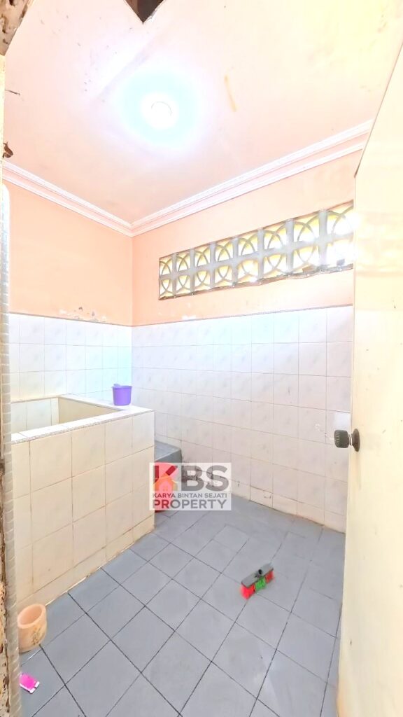 Photo 2025 09 11 01 40 35 11