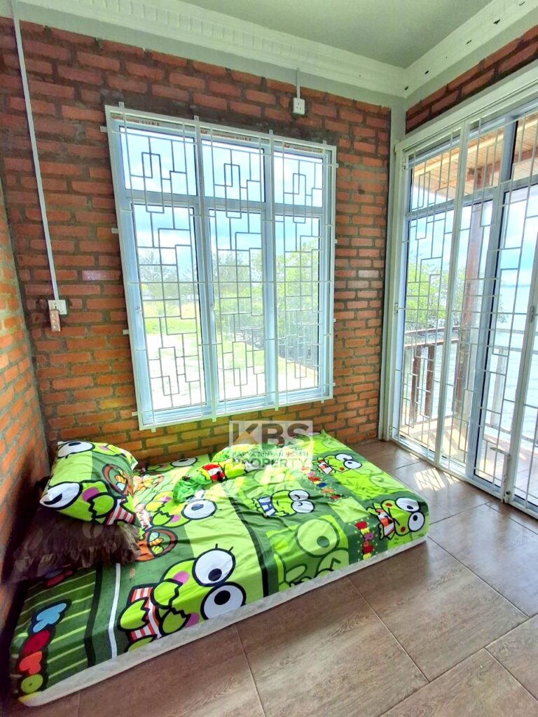 Photo 2025 10 03 17 15 04