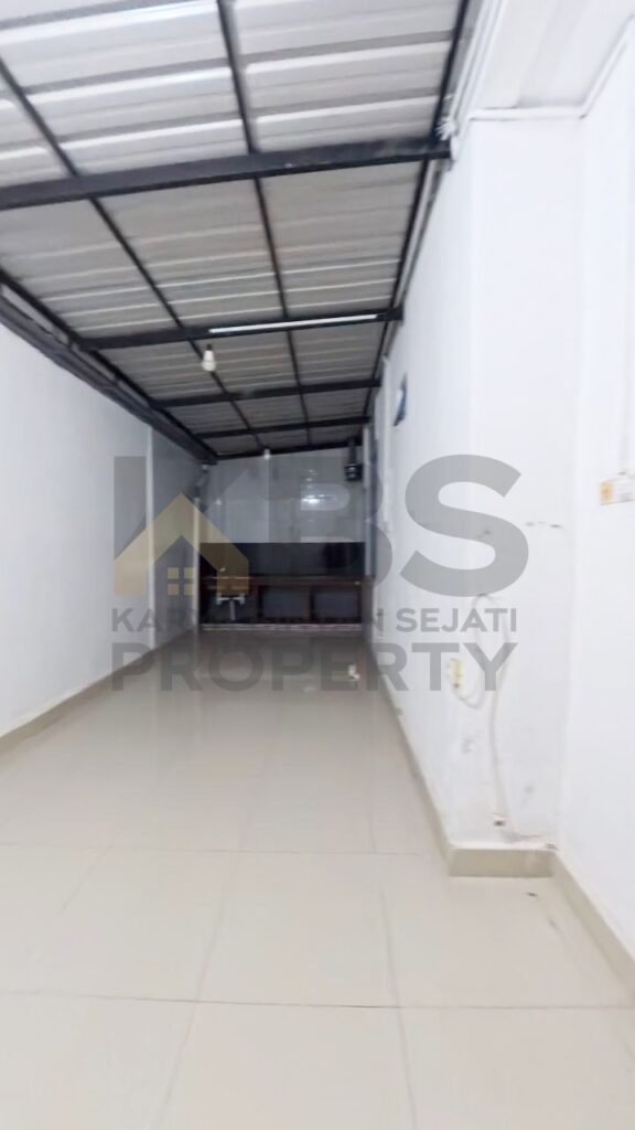 Photo 6055256872471694715 y