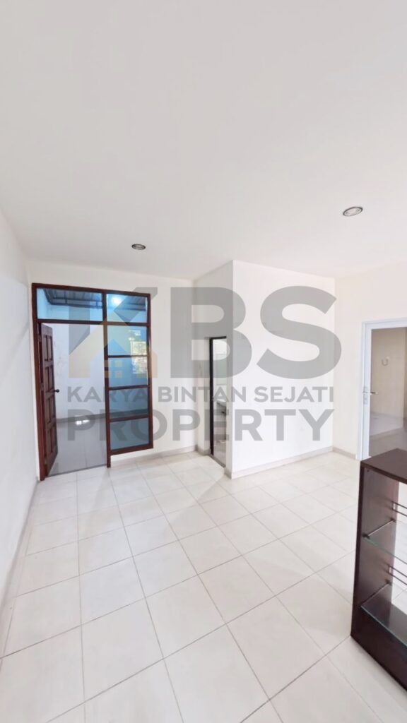 Photo 6055256872471694717 y