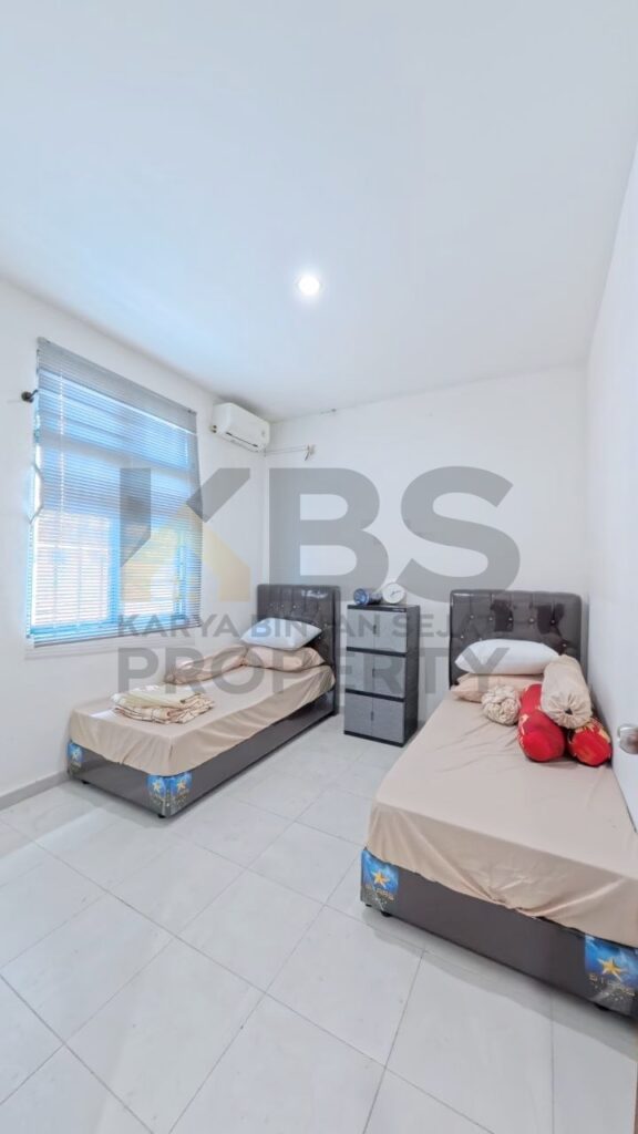 Photo 6055256872471694724 y