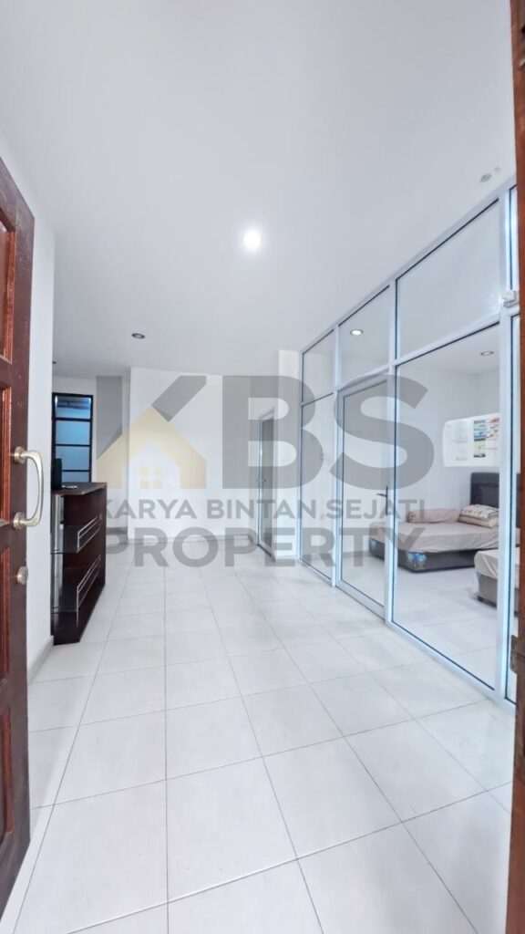 Photo 6055256872471694734 y