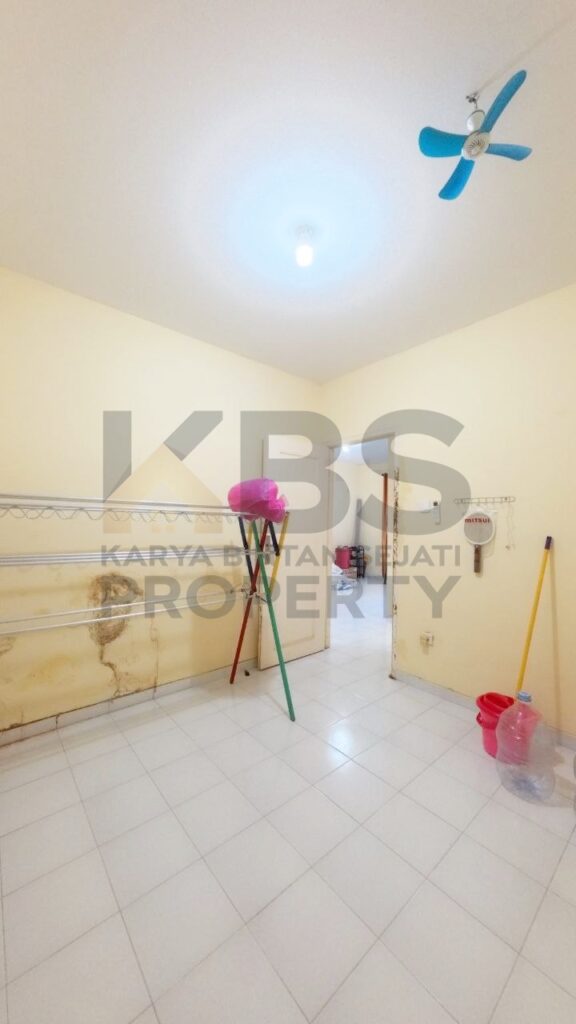 Photo 6057508672285379933 y