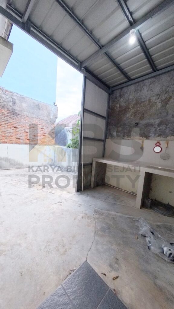 Photo 6057508672285379935 y