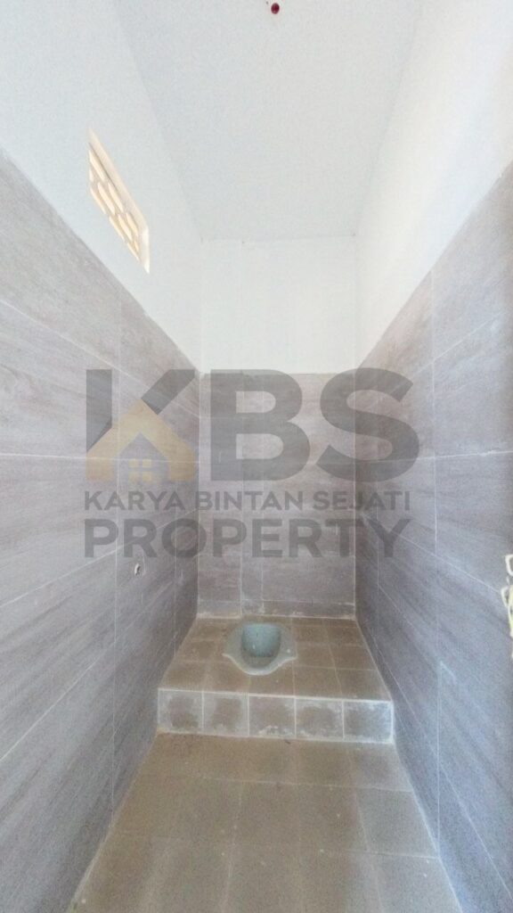 Photo 6059844391465062819 y