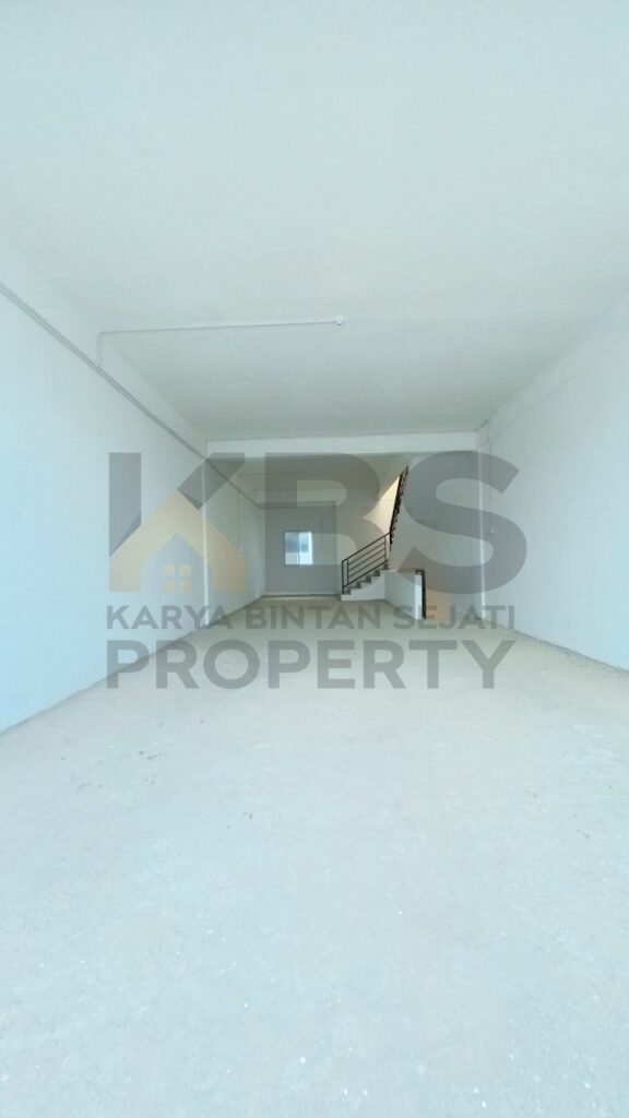 Photo 6059844391465062821 y