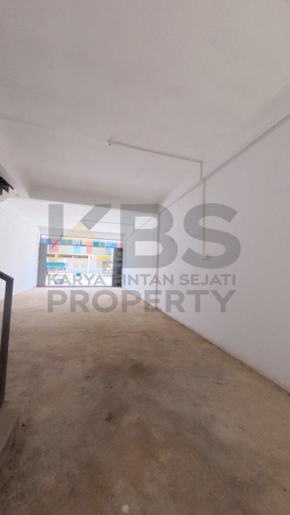 Photo 6059844391465062826 y (1)