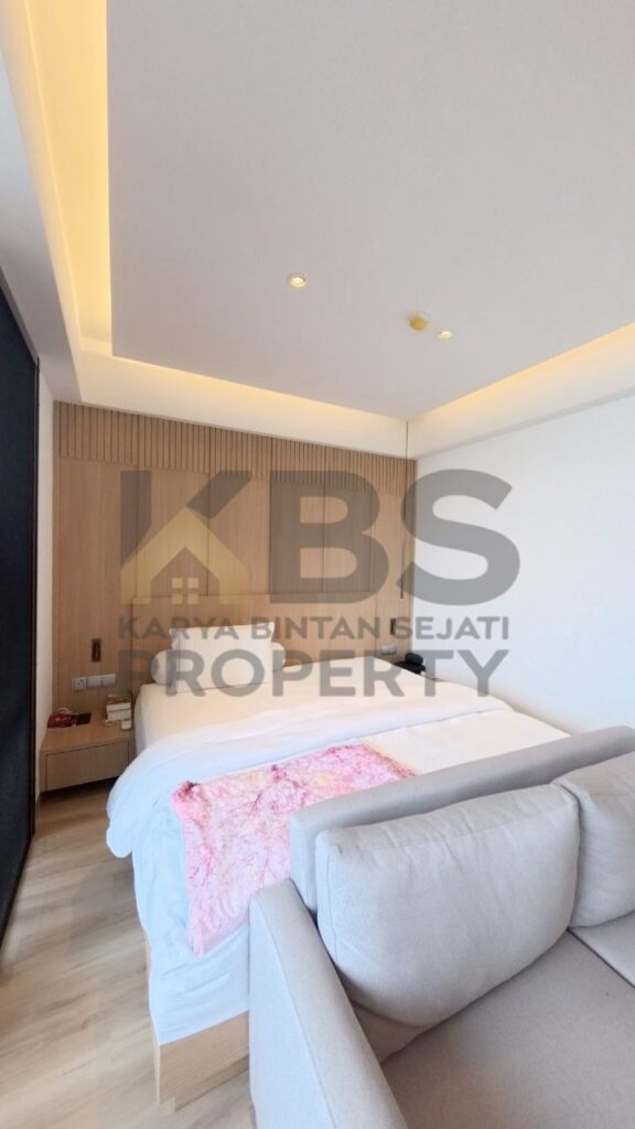 Photo 6064417067051453870 y