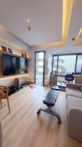 Photo 6064417067051453871 y