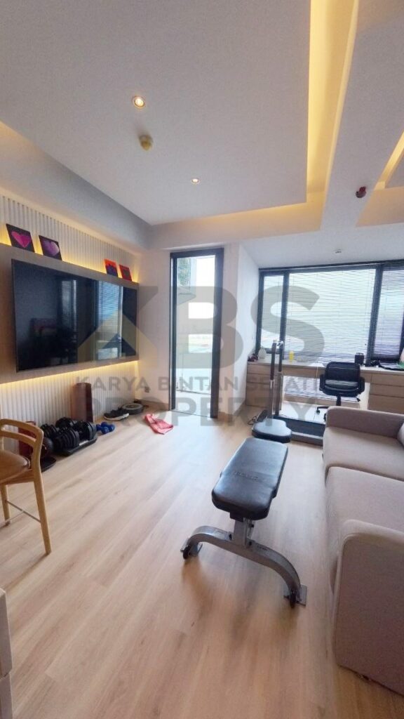 Photo 6064417067051453871 y