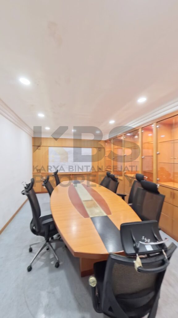 Photo 6075514382076022167 w