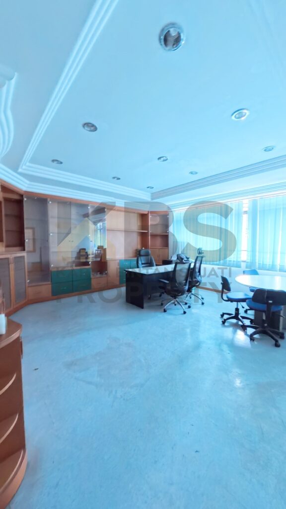 Photo 6075514382076022168 w