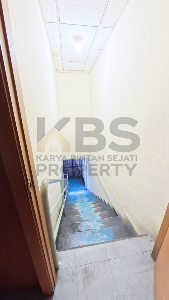 Photo 6075514382076022170 w