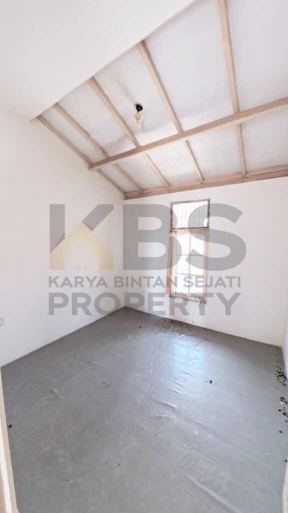 Photo 6336903317161708614 y