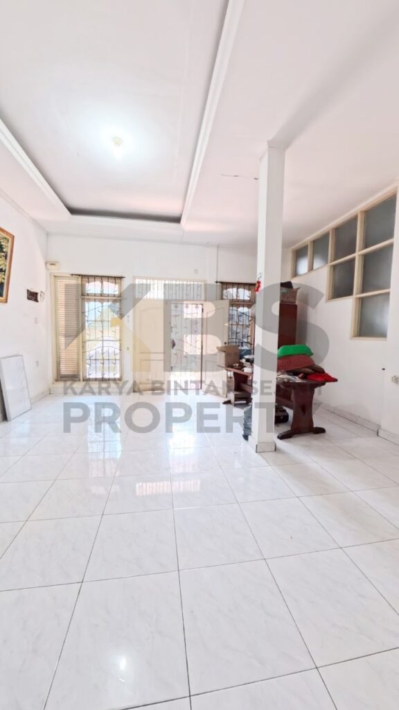 Photo 6336903317161708626 y