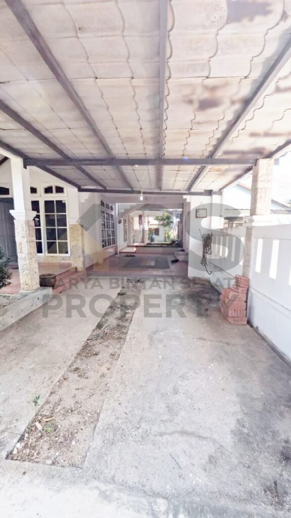 Photo 6336903317161708639 y