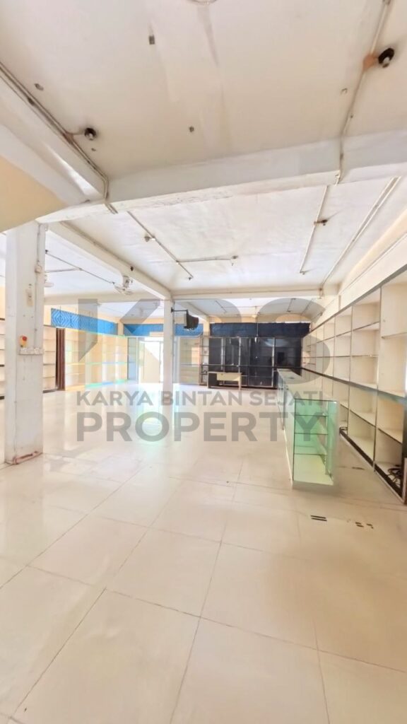 Photo 6336903317161708896 y