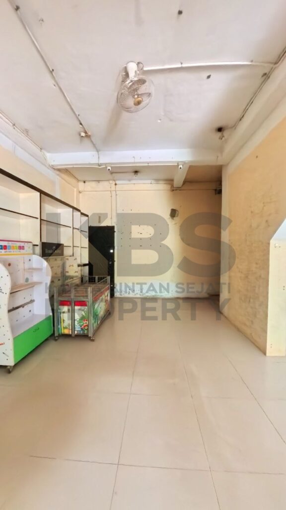 Photo 6336903317161708897 y