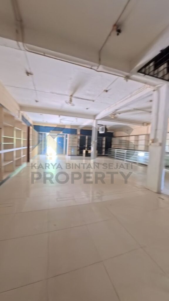 Photo 6336903317161708902 y